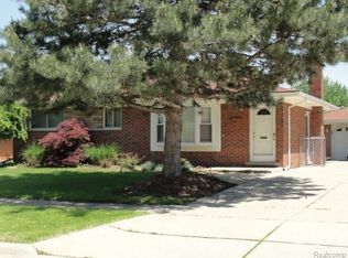 7358 Iroquois St, Westland, MI 48185