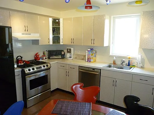 Sold by Big Apple Homes Realty | media 5