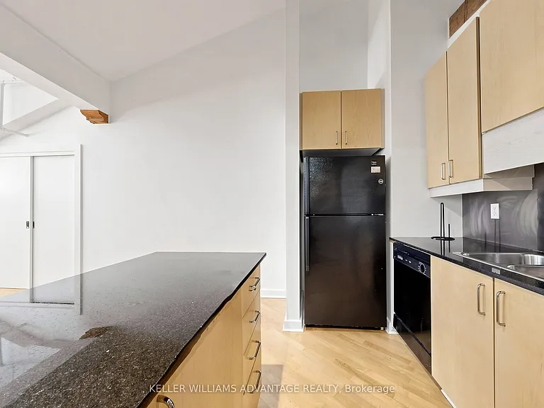 81A Front St E #417 — Photo 13
