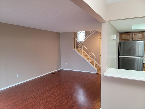 4th image of 8863 Holly Ln