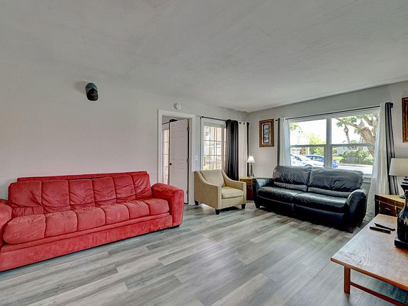 5th image of 1621 SE Green Acres Cir APT W101