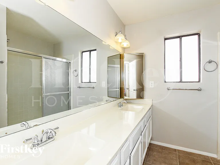 4323 E Beck Ln — Photo 17
