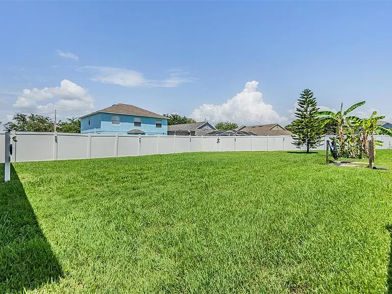 8219 Canterbury Lake Blvd — Photo 30