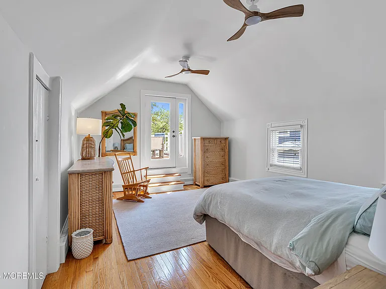 226 Sylvania Ave — Photo 8