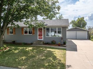 2465 Brockman Ave, Marion, IA 52302