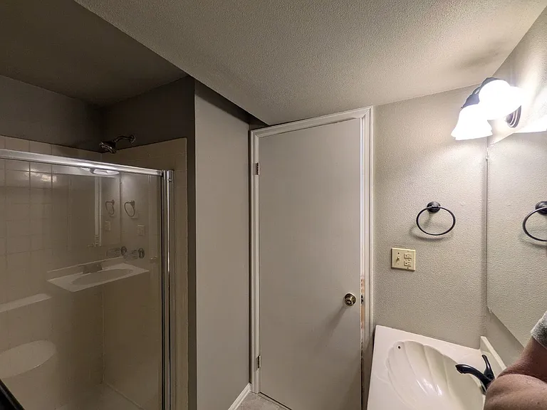 2128 Beacham Dr — Photo 15