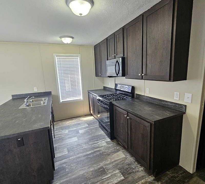 1st image of 2737 W Washington Ctr #204