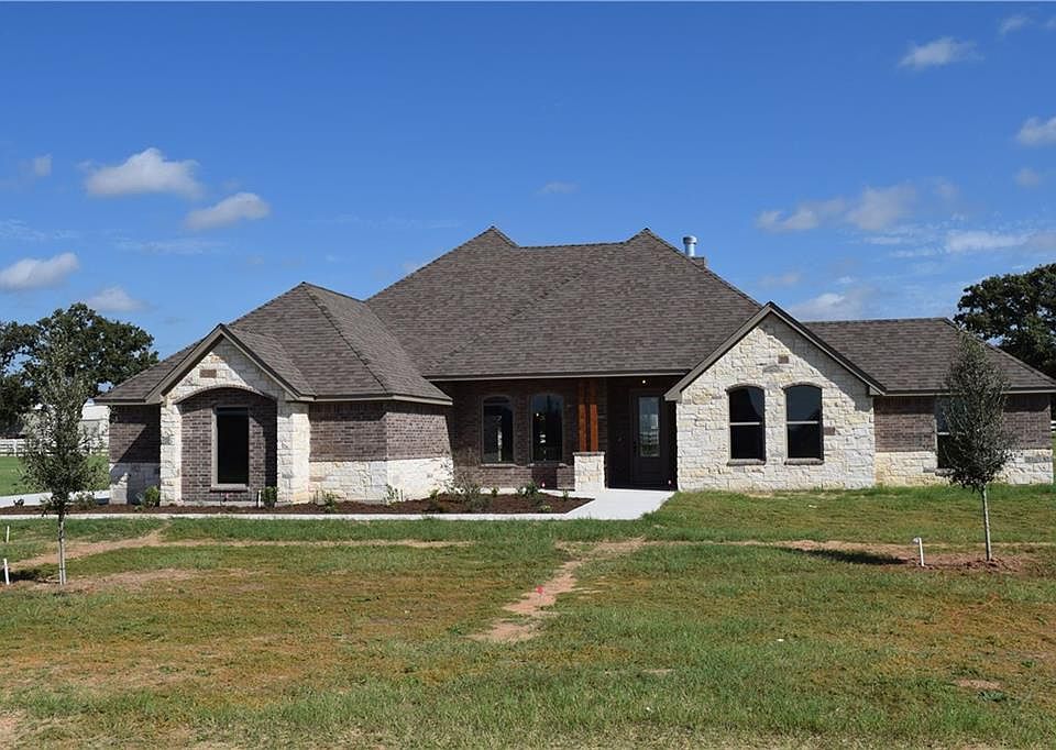 1st image of 132 Eagles Crest Ln