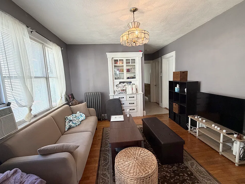 44 Chetwynd Rd #1