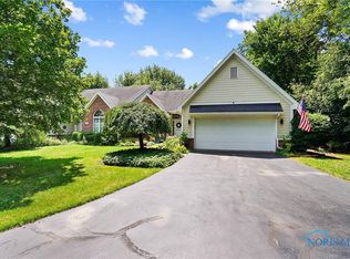 9319 Golf Creek Ln, Perrysburg, OH 43551