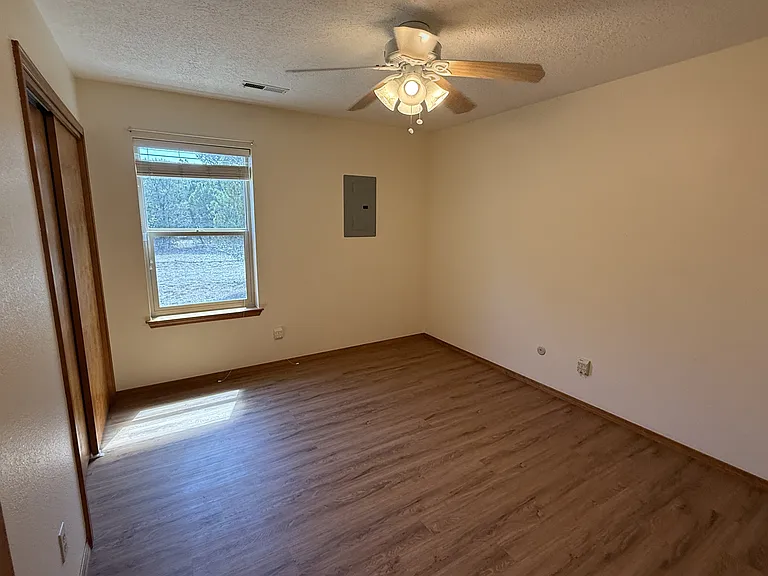 1 Autumnwood Ct — Photo 13