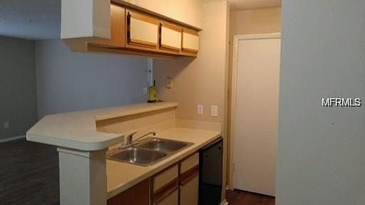 5th image of 249 Afton Sq Unit 107