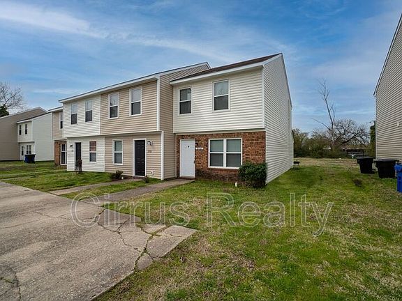 2nd image of 2756 Peach St