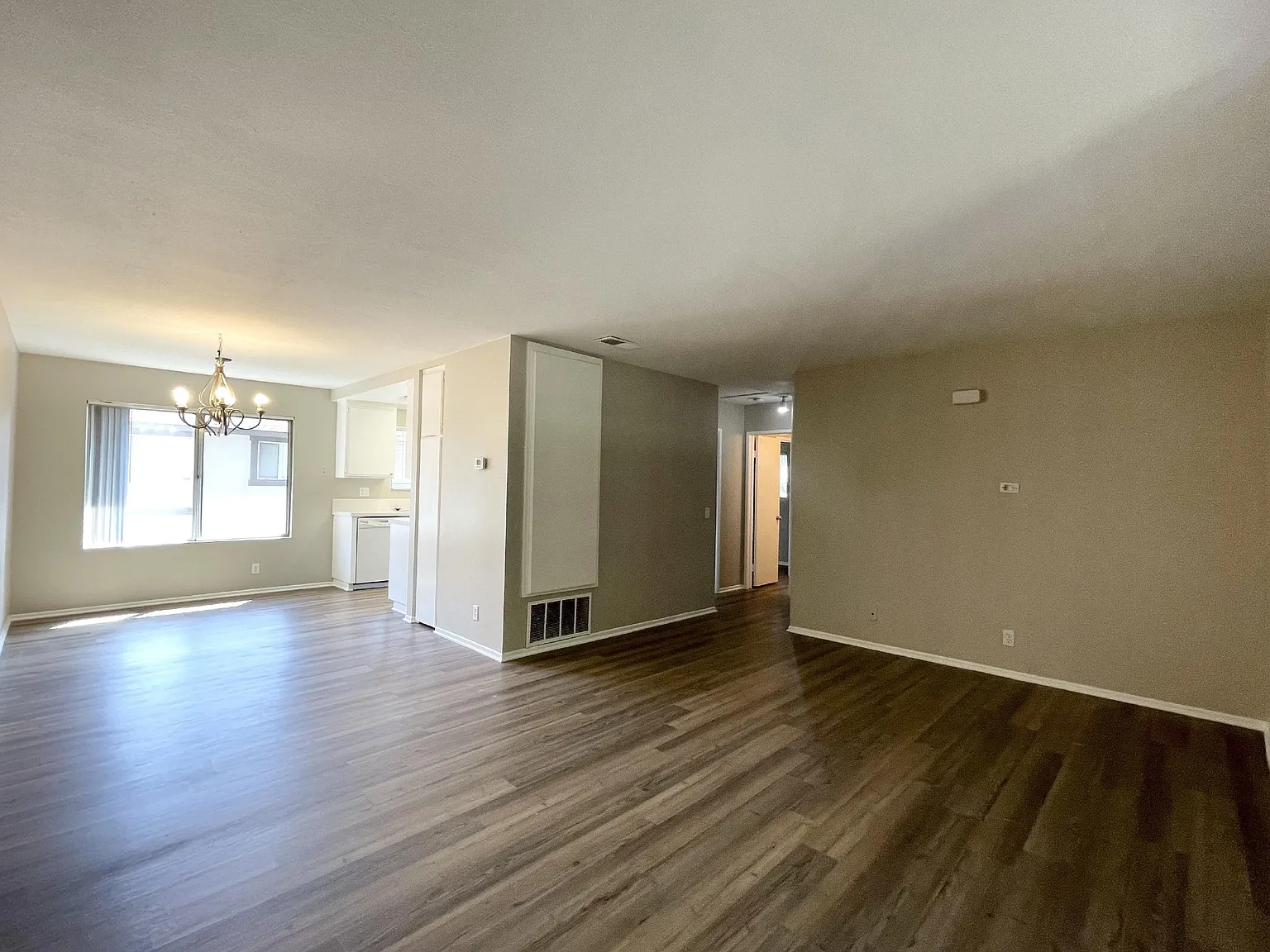 2 bed, 900 sqft, $2,450 — Photo 3