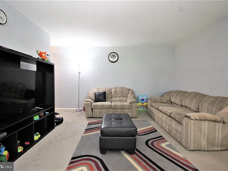 1914 Wilson Ln #204 — Photo 10