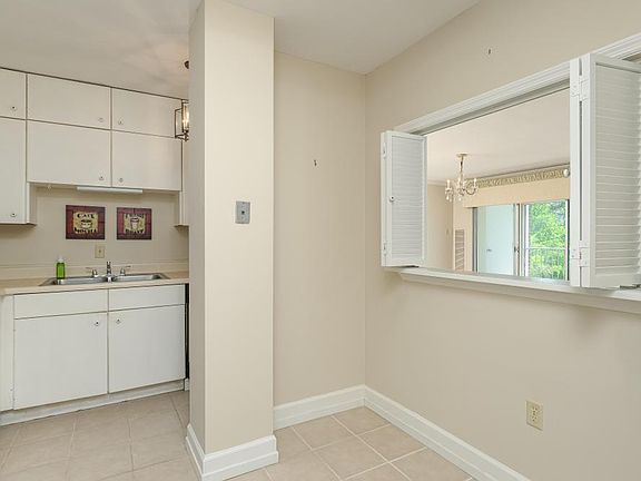5th image of 1414 Continental Dr APT 301