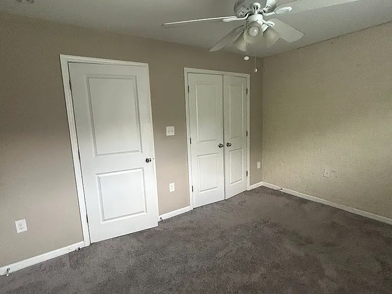 1213 Green Oaks Ln #1211B-1211G-1213E — Photo 13