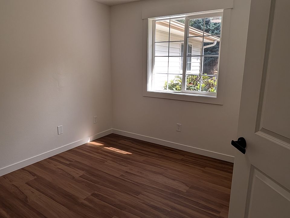 1st image of 12200 NE 103rd Ave