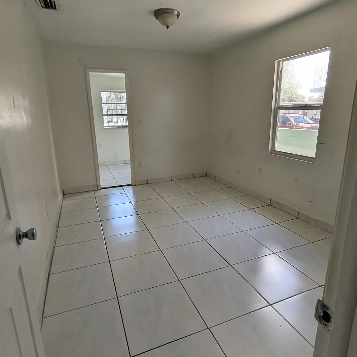 3 bed, 3000 sqft, $3,000 — Photo 1