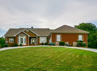 202 Shoreline Dr, Jefferson, GA 30549