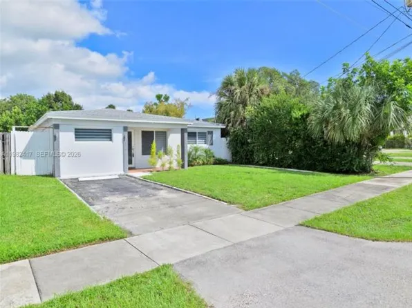 104 7th St, Hallandale, FL 33009