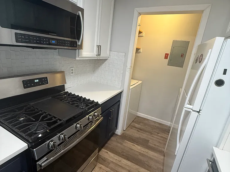 215 Hickory Ct — Photo 12