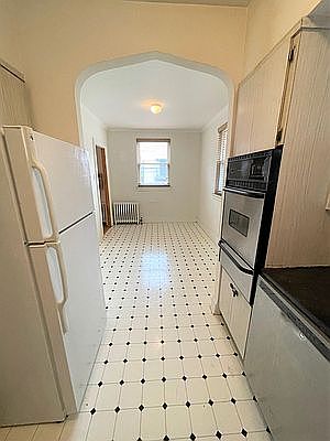 4th image of 26-30 30th St #2R