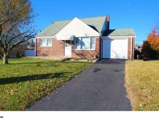 520 Perry St, Ridley Park, PA 19078