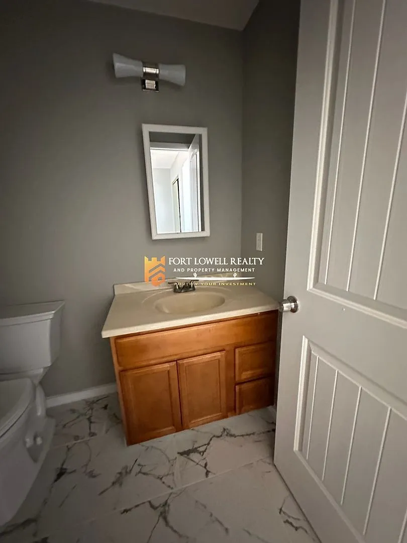 2632-2634 N. 29th Pl - 4 Plex — Photo 4