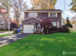 28 Debra Pl, Sewaren, NJ 07077