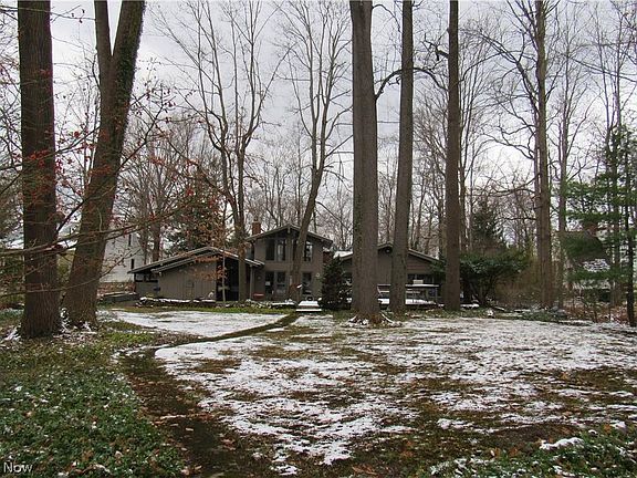 3rd image of 11583 Mapleridge Dr