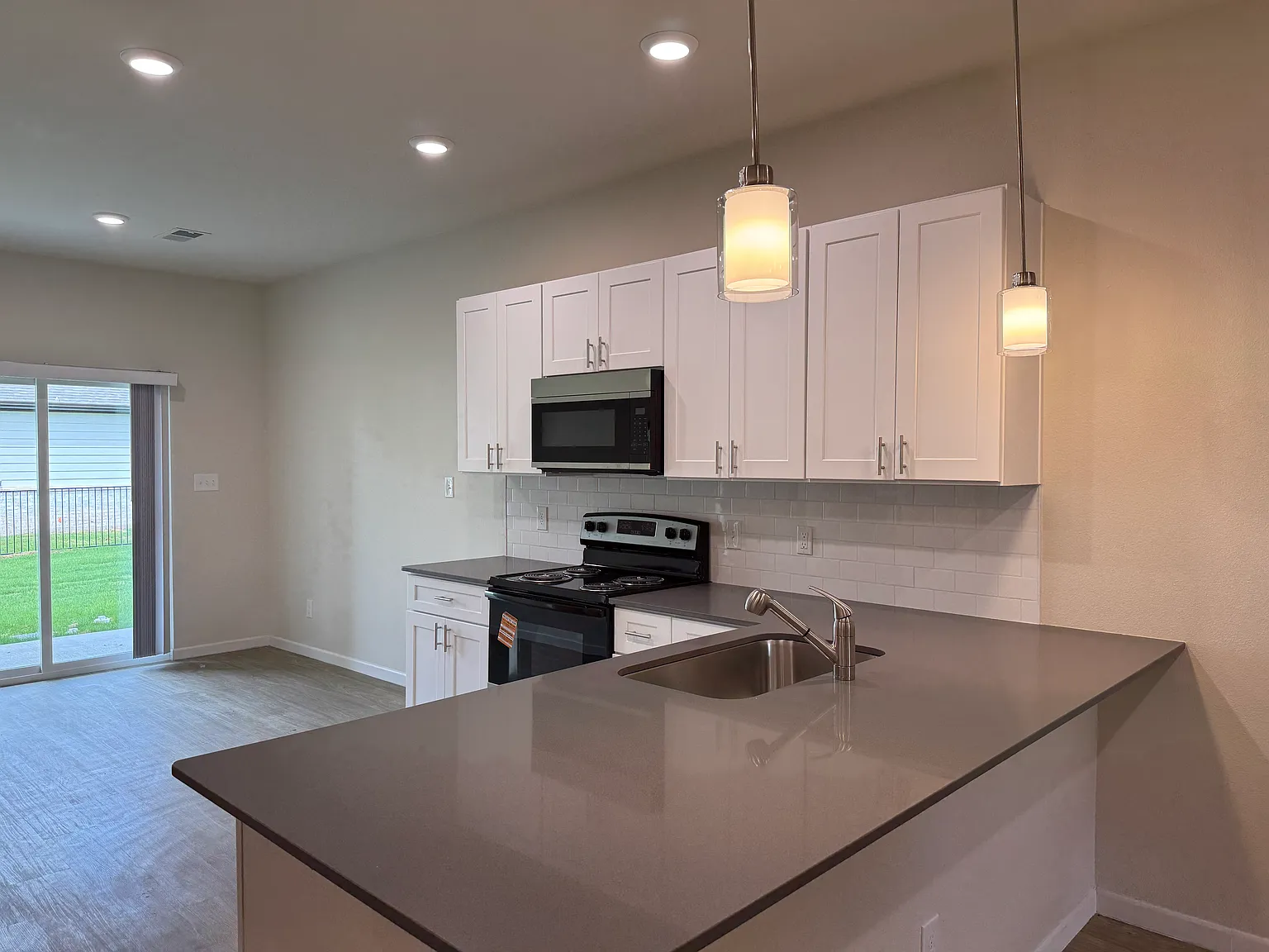 3 bed, 1386 sqft, $1,750 — Photo 4