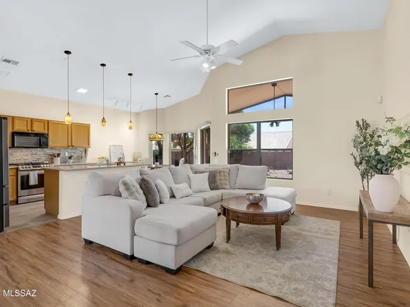 658 S Spanish Steps Dr, Tucson, AZ 85748