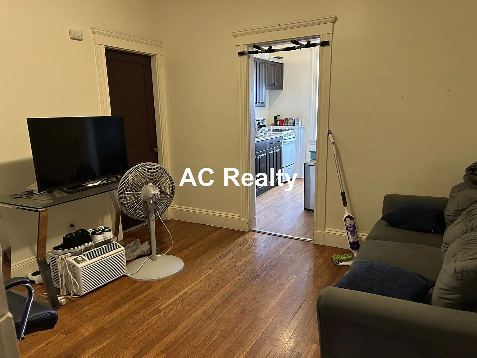 2 bed, 1.0 bath, $2,300 — Photo 2