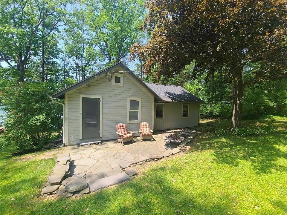 1st image of 453 Fire Ln #33