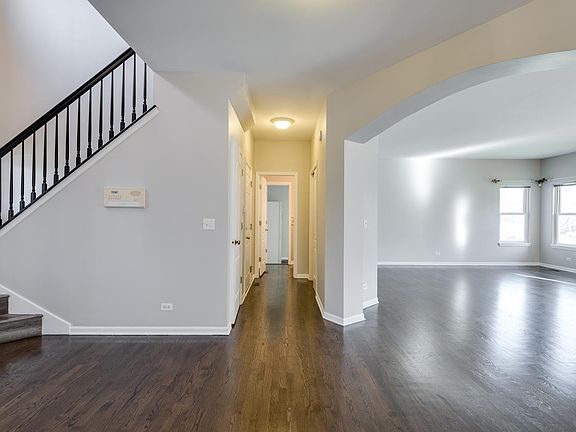 5th image of 954 Campbell Dr