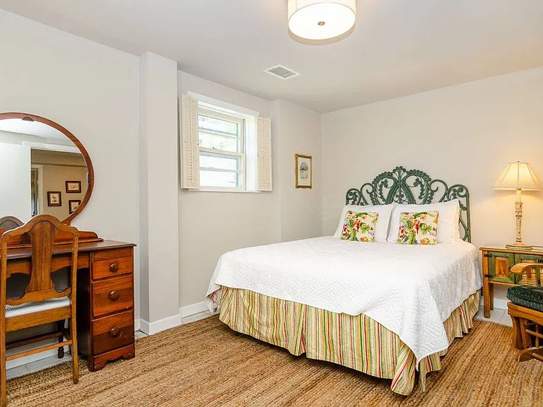 32 W Greensboro St — Photo 39