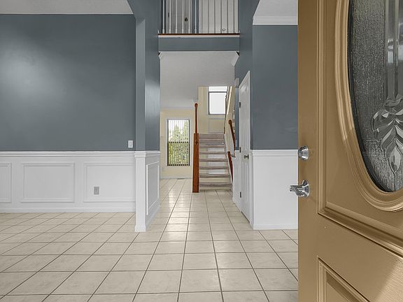 3rd image of 588 Cherry Hill Dr