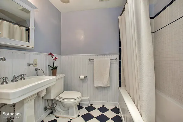 Sold by Sotheby's International Realty | media 14