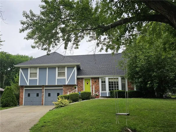 9020 Carter Cir, Overland Park, KS 66212