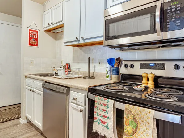 5019 Old Middleton Rd, Madison, WI