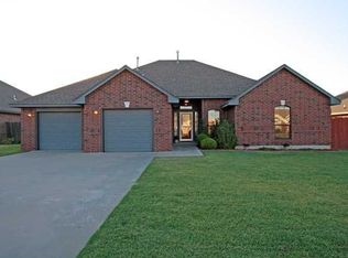 701 N Cherokee Way, Mustang, OK 73064