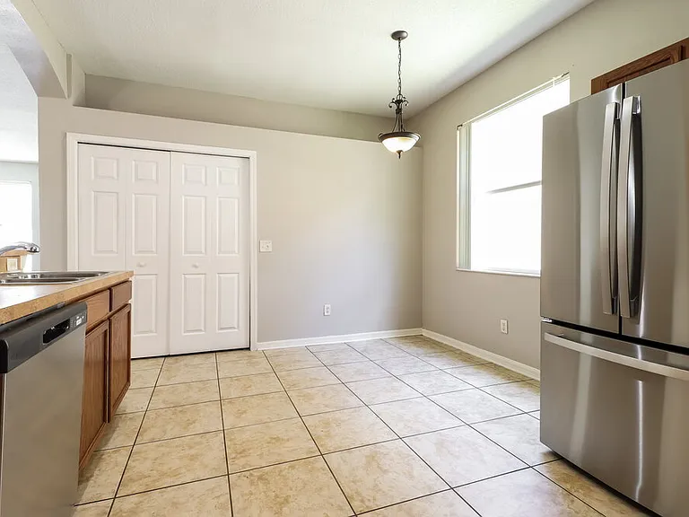 10330 Avelar Ridge Dr — Photo 9