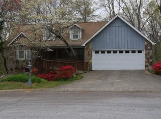 1583 Walkway Ct SW, Lilburn, GA 30047