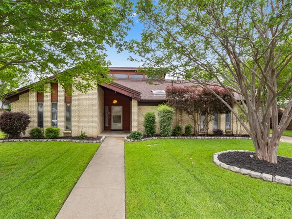 1617 Westridge Dr, Hurst, TX 76054