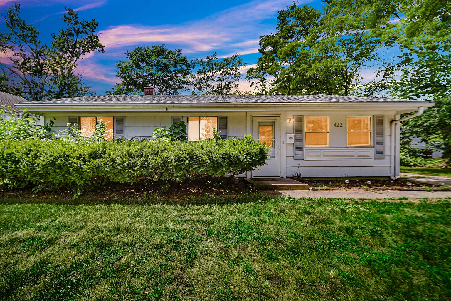 422 Pleasant Ave photo 1