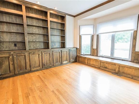 5th image of 125 Hobnail Dr