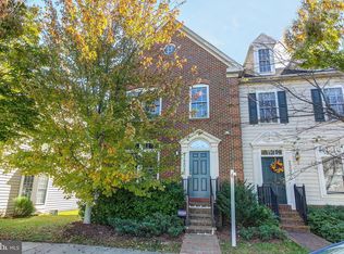 12048 Chestnut Glen Rd, Clarksburg, MD 20871