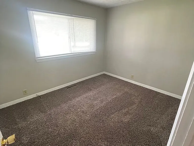 2800 N Salisbury St — Photo 9