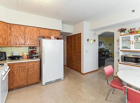 5th image of 5450 115th St APT 203